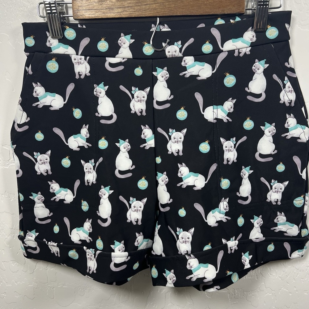 Blackmilk Shorts Cuffed Size Medium Christmas Kitties Cats Black